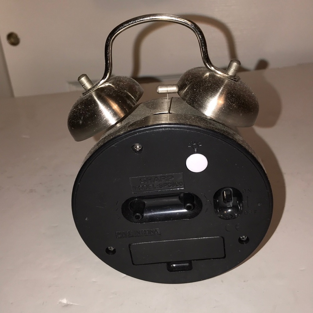 Sharp Alarm clock - Picture 2 of 3